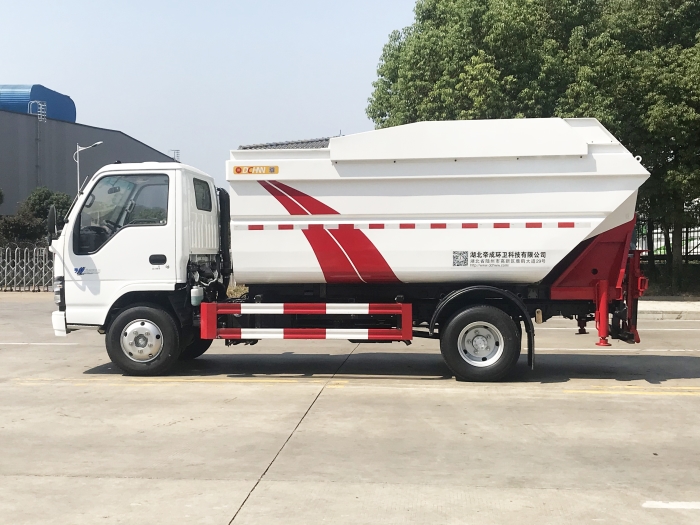 五十鈴后掛桶式垃圾車