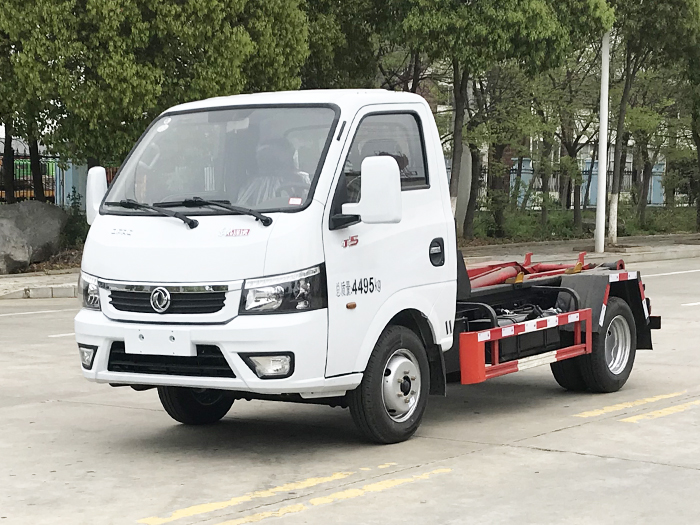 東風途逸勾臂式垃圾車